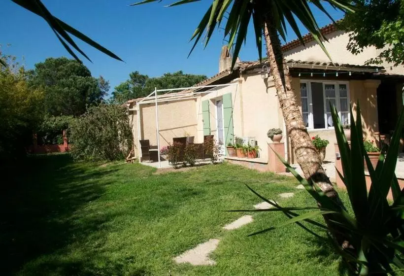 Aamiaismajoitus (B&B) Bastide De L'avelan