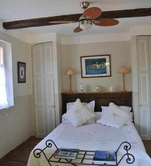 민박 Bastide De L'avelan