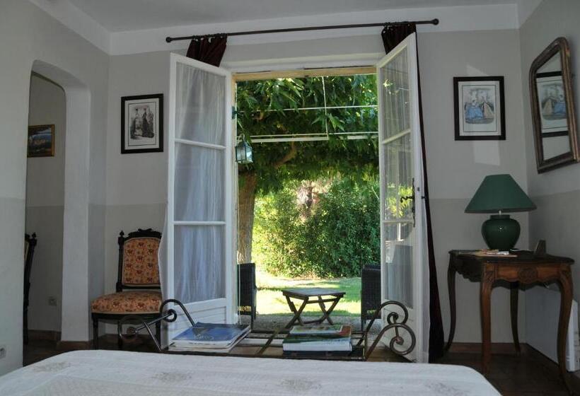 민박 Bastide De L'avelan