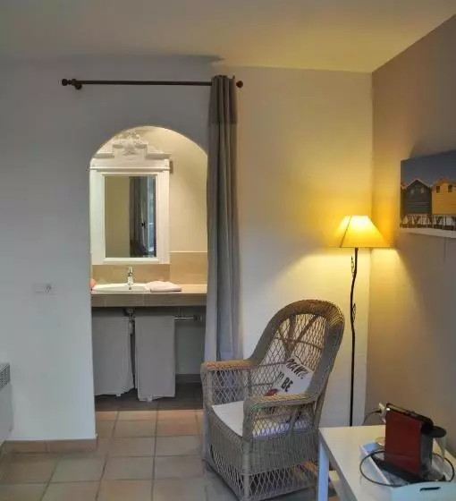 Aamiaismajoitus (B&B) Bastide De L'avelan