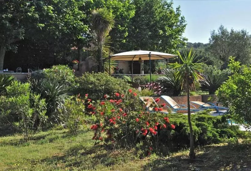 Aamiaismajoitus (B&B) Bastide De L'avelan