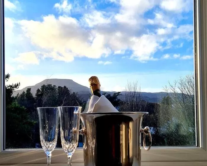 Отель Atholl House Skye