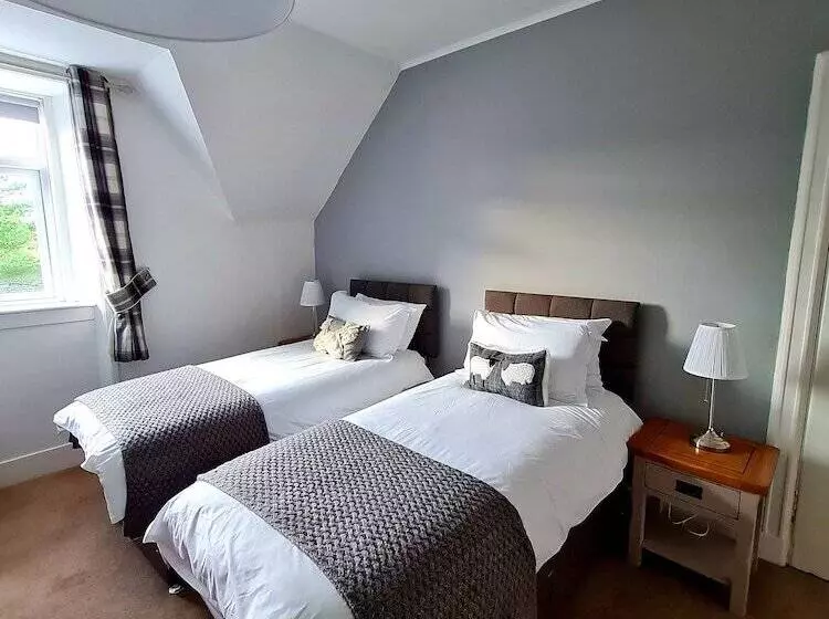 Отель Atholl House Skye