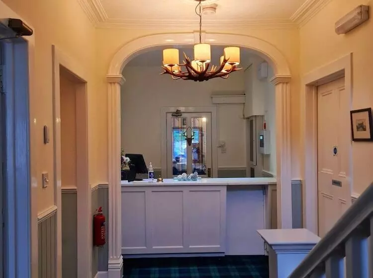 Отель Atholl House Skye