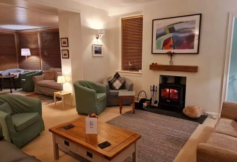 Отель Atholl House Skye