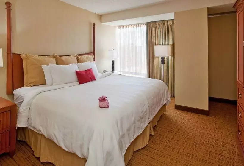 هتل City Place St. Louis