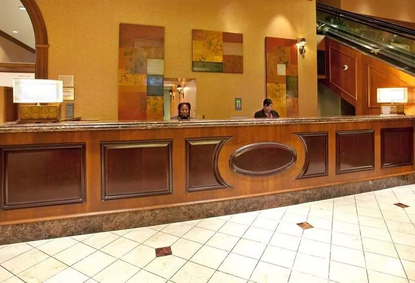 هتل City Place St. Louis