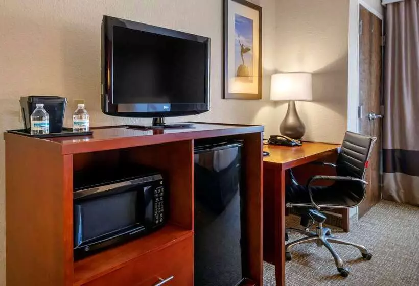 בית מלון כפרי Comfort Suites West Jacksonville