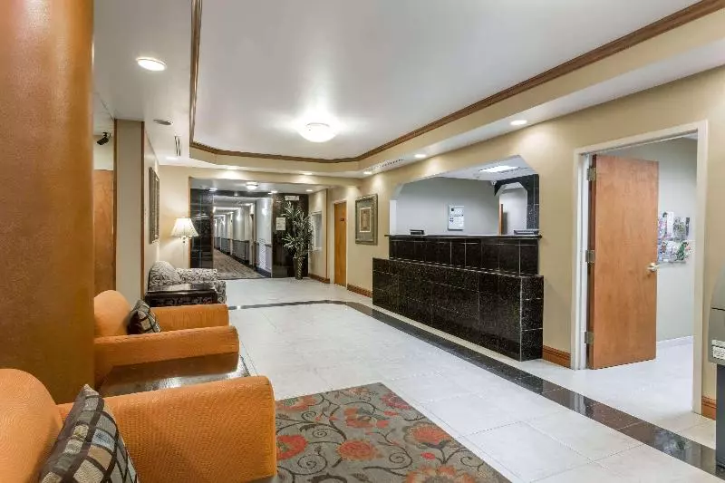 ホテル Days Inn & Suites By Wyndham Fort Pierce I95