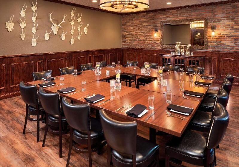 فندق Doubletree By Hilton Roseville Minneapolis