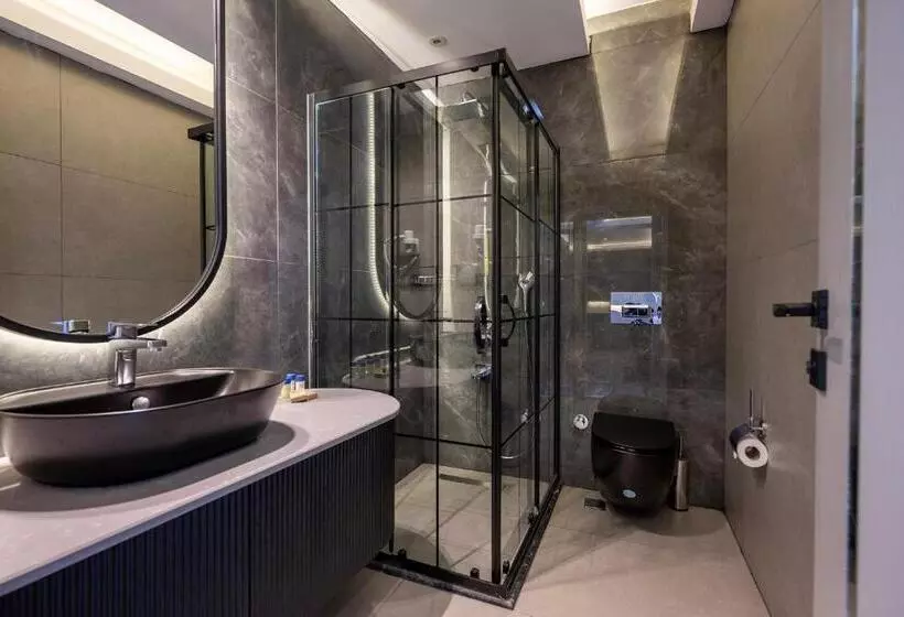 Отель L'Oceanica Beach Resort