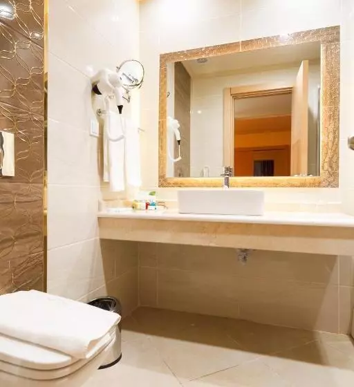 Отель L'Oceanica Beach Resort