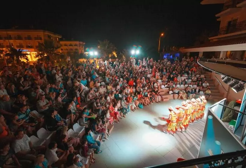 Отель L'Oceanica Beach Resort