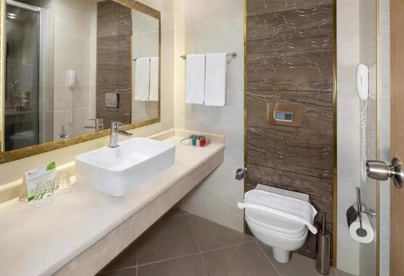 Отель L'Oceanica Beach Resort