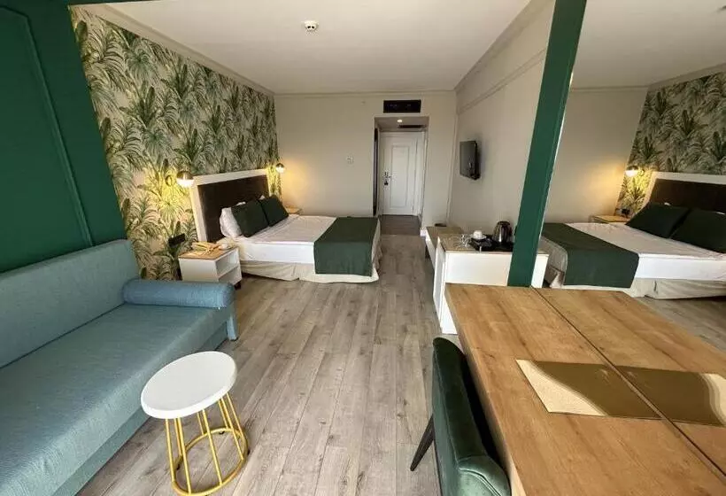 Отель L'Oceanica Beach Resort