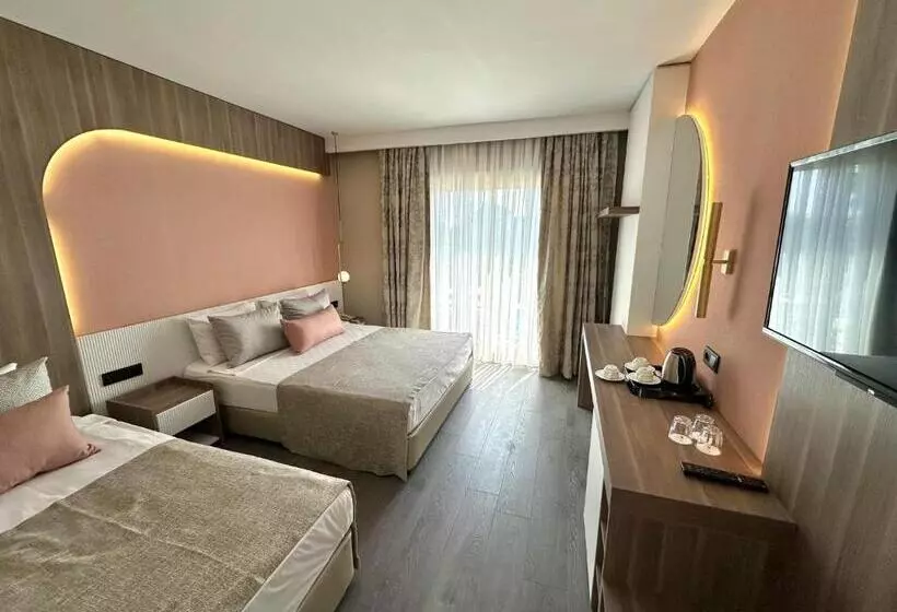 Отель L'Oceanica Beach Resort