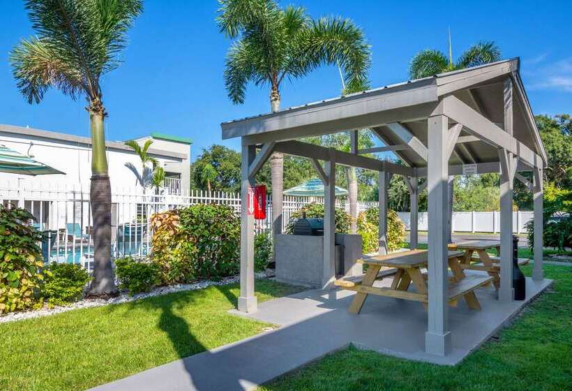 Отель Quality Inn Bradenton Sarasota North