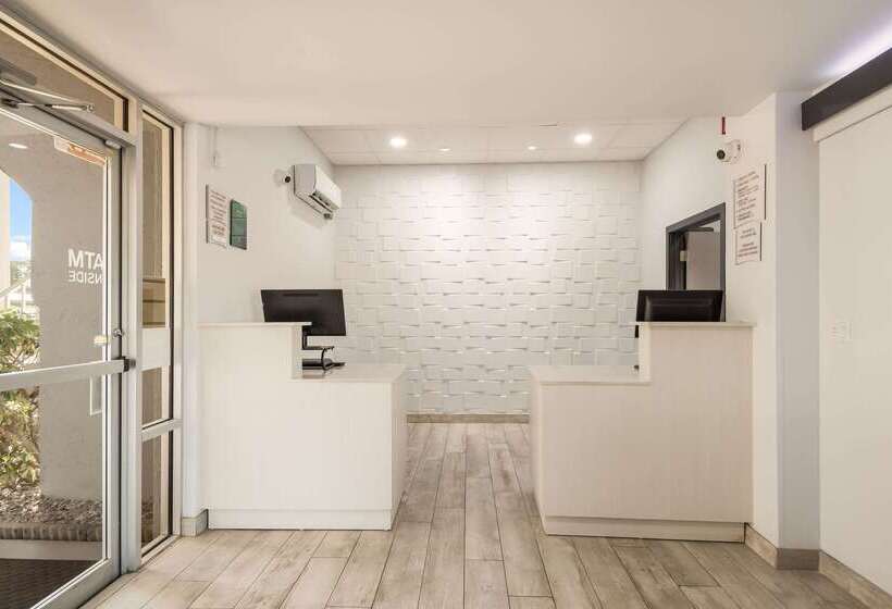 Отель Quality Inn Bradenton Sarasota North