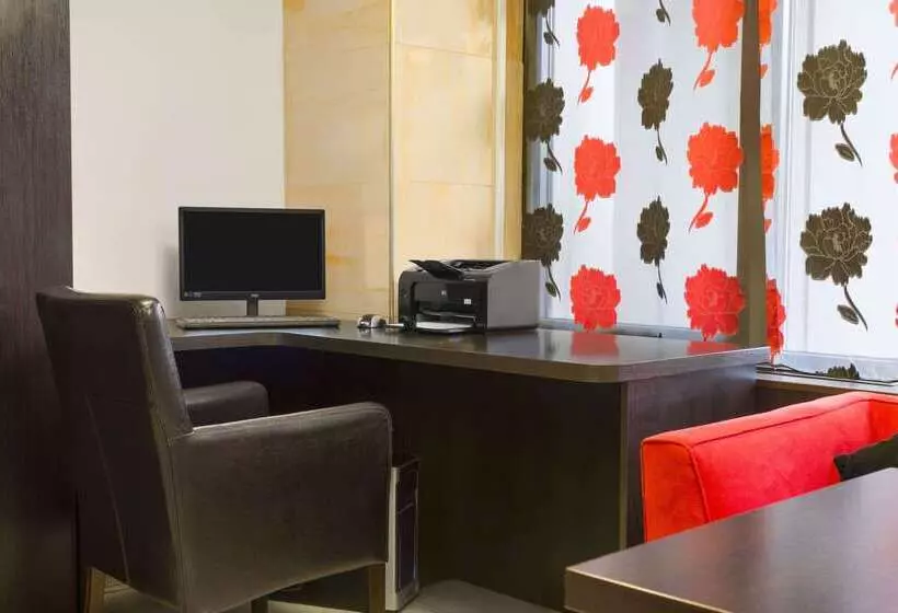 酒店 Ramada Iasi City Center