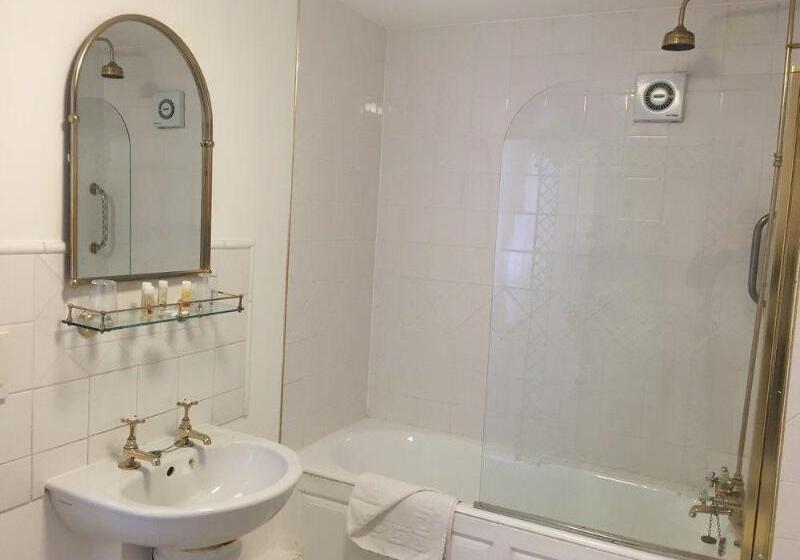 בית מלון כפרי Risley Hall