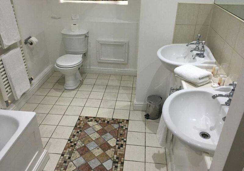 בית מלון כפרי Risley Hall