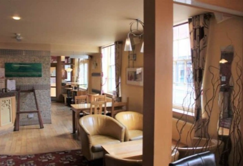 בית מלון כפרי The Crown