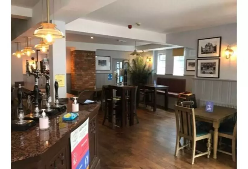 בית מלון כפרי The Crown