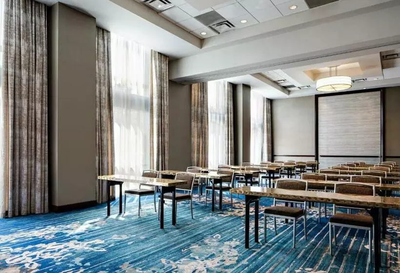 Отель The Westin Memphis Beale Street