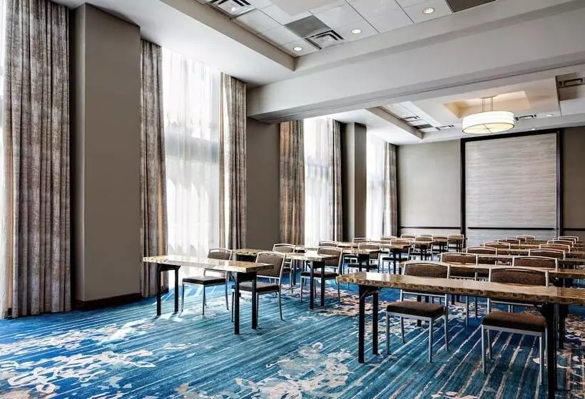 Отель The Westin Memphis Beale Street