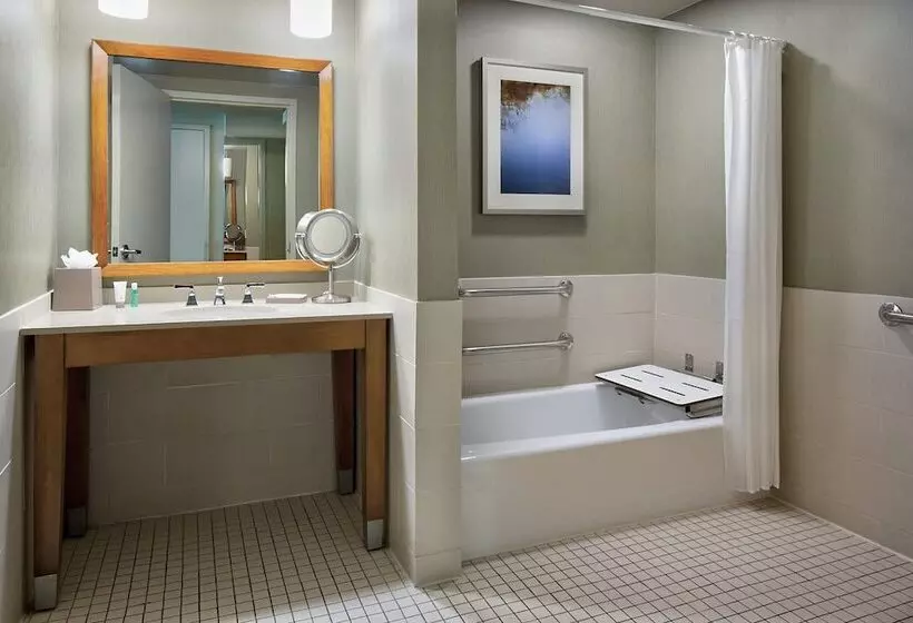 Отель The Westin Memphis Beale Street