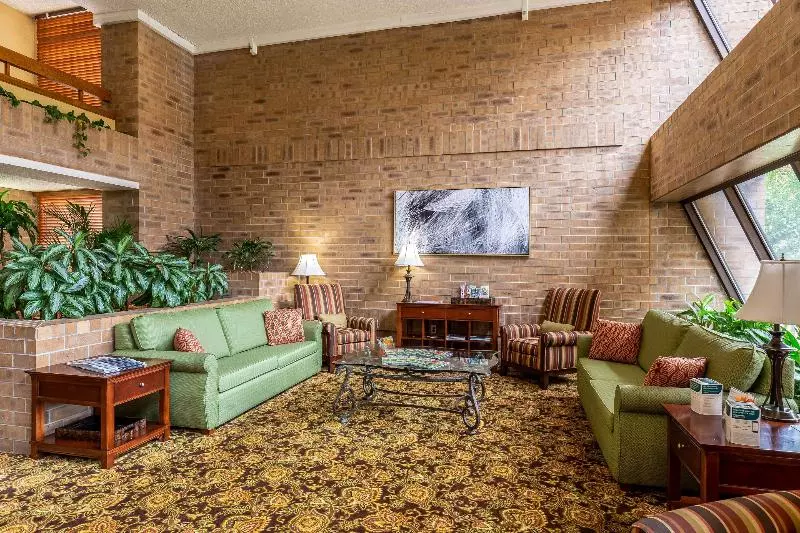 Tulsa Square Hotel Central, I-44 By OYO