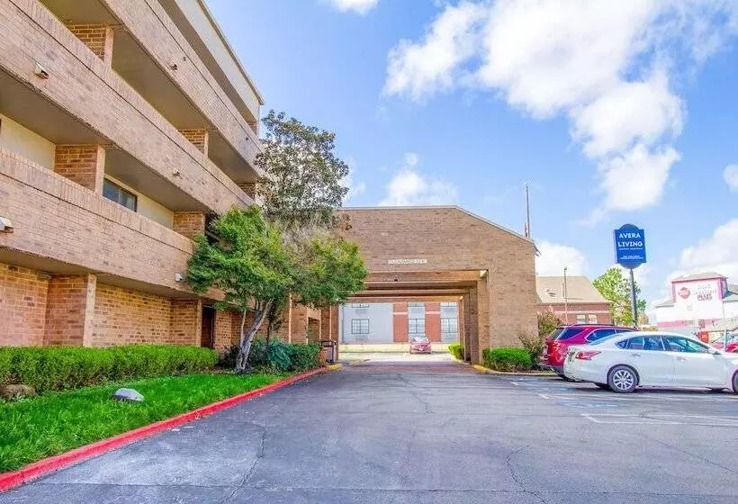 Tulsa Square Hotel Central, I-44 By OYO
