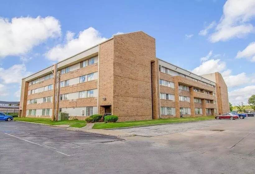 Tulsa Square Hotel Central, I-44 By OYO