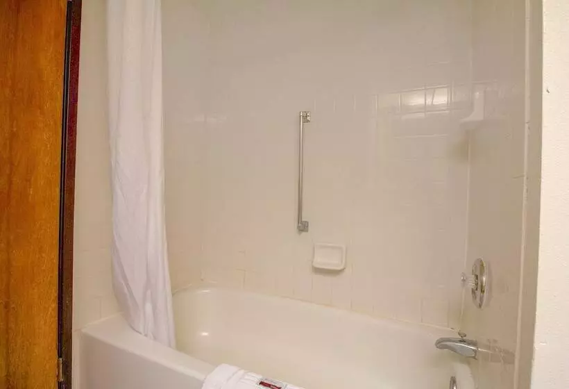 Tulsa Square Hotel Central, I-44 By OYO