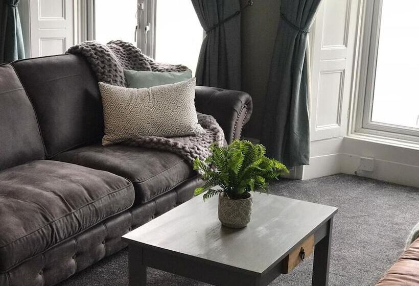 호텔 The Leven Guesthouse