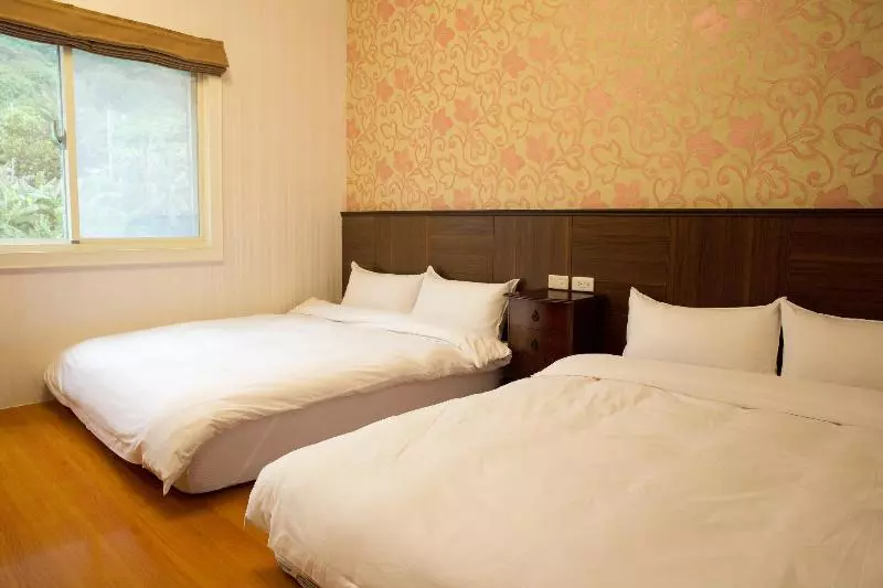 هتل Sleep At Sea Inn
