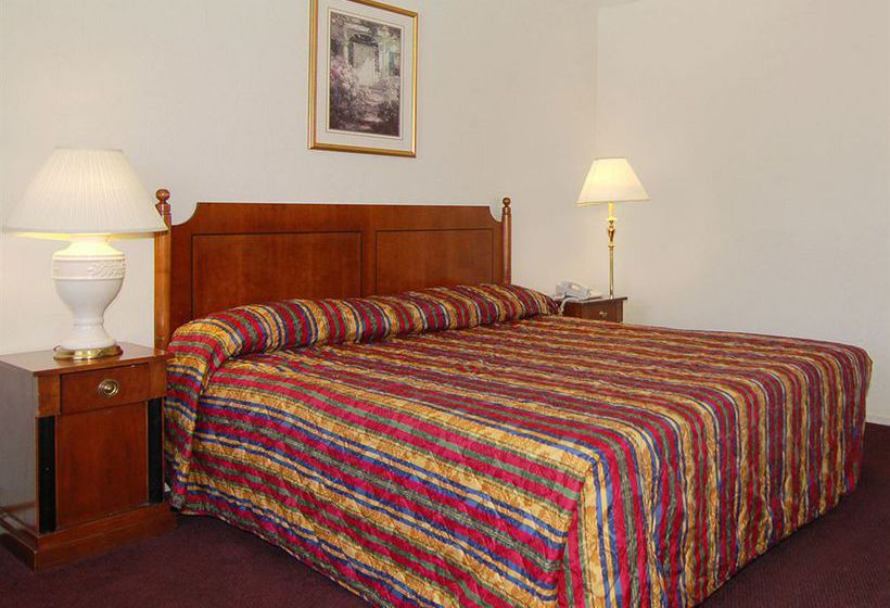 Отель American Inn & Suites