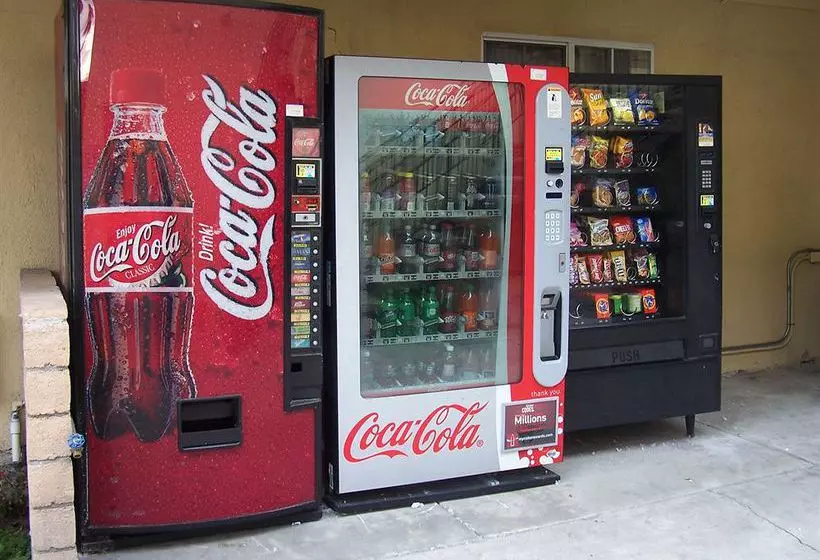 酒店 American Inn & Suites