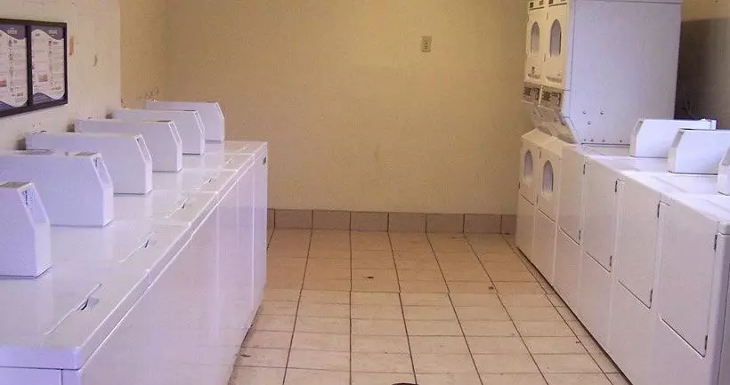 酒店 American Inn & Suites