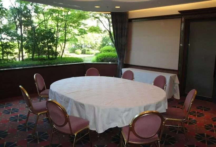 Ark Hotel Kumamotojo Mae  Route Inn Hotels