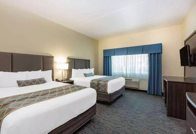 هتل Baymont By Wyndham Des Moines Airport