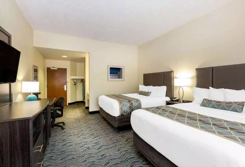 هتل Baymont By Wyndham Des Moines Airport