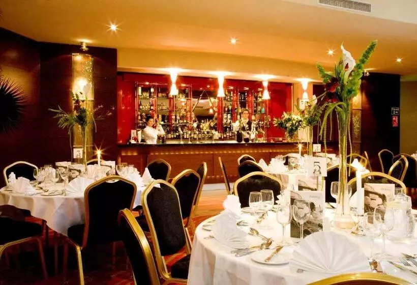 בית מלון כפרי Bracken Court