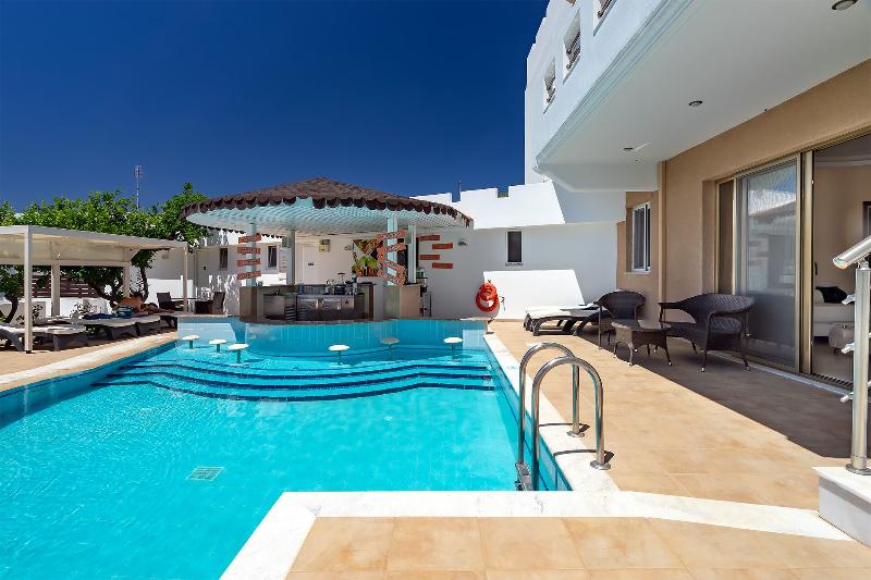 هتل Castello Di Cavallieri Suites