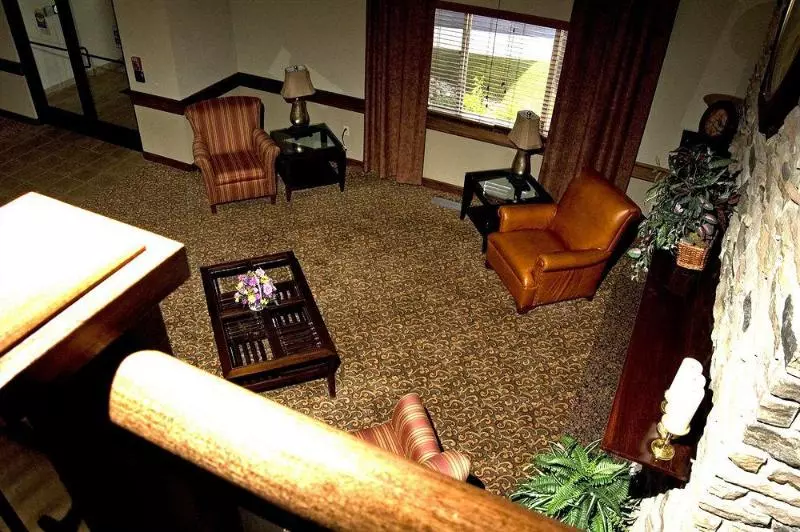 Отель Comfort Inn & Suites