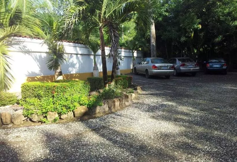 Esencia Hotel And Villas