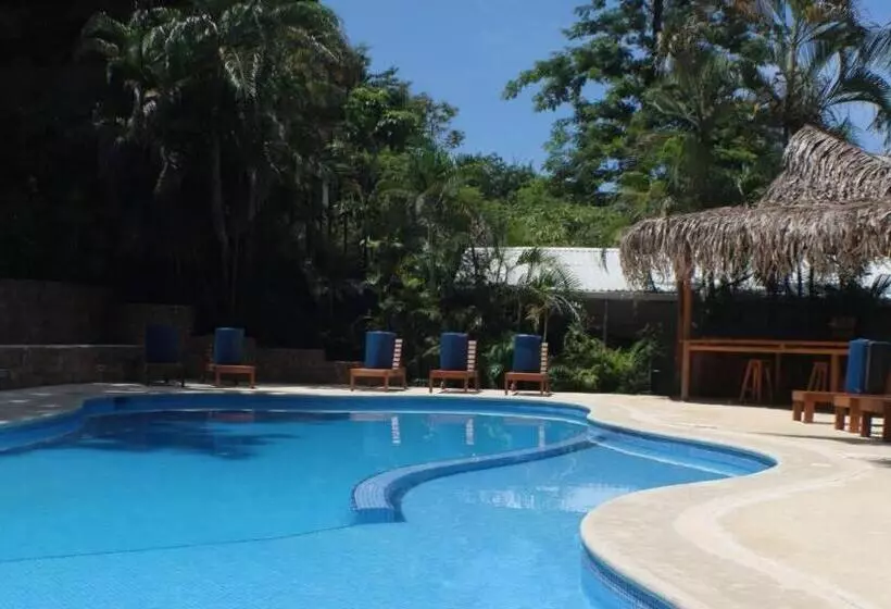 Esencia Hotel And Villas