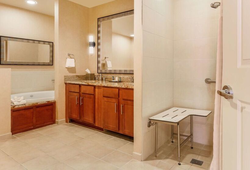 فندق Hilton Promenade At Branson Landing