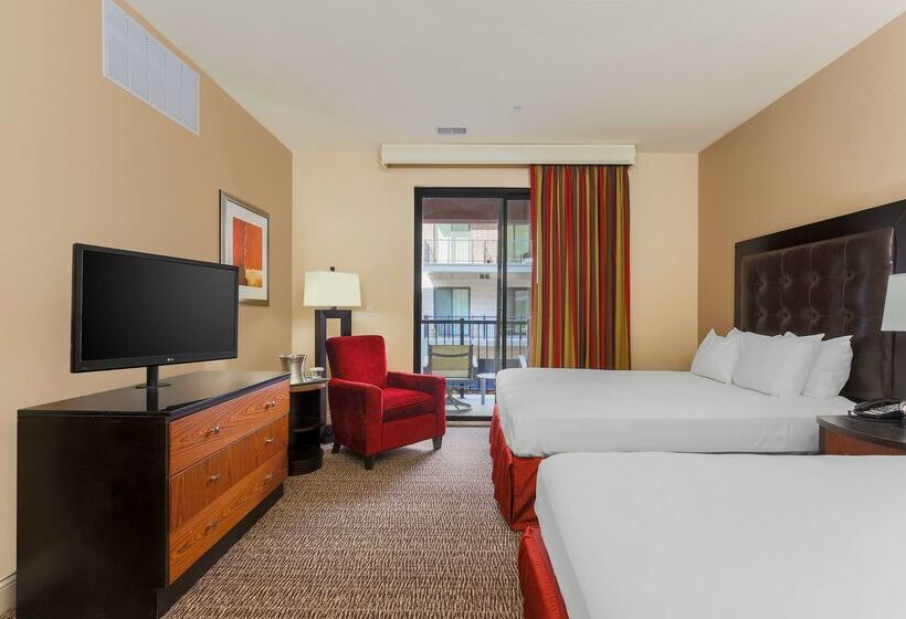 فندق Hilton Promenade At Branson Landing