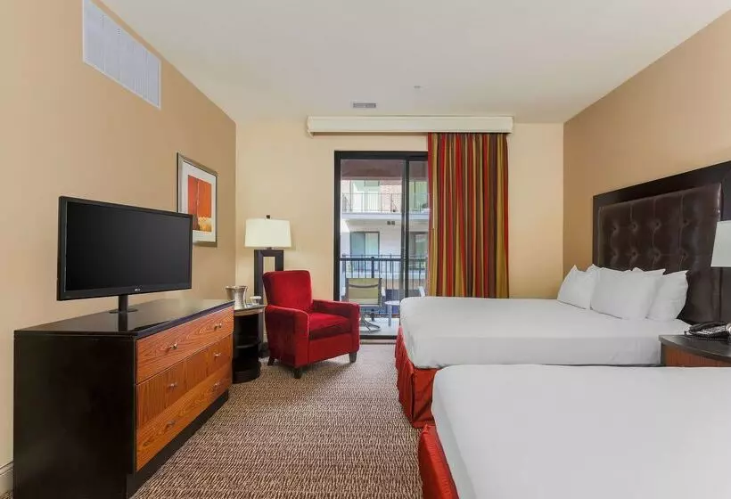 هتل Hilton Promenade At Branson Landing